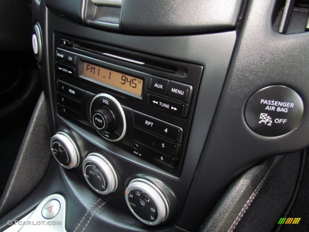 2011 Nissan 370Z Coupe Controls Photo #67353695