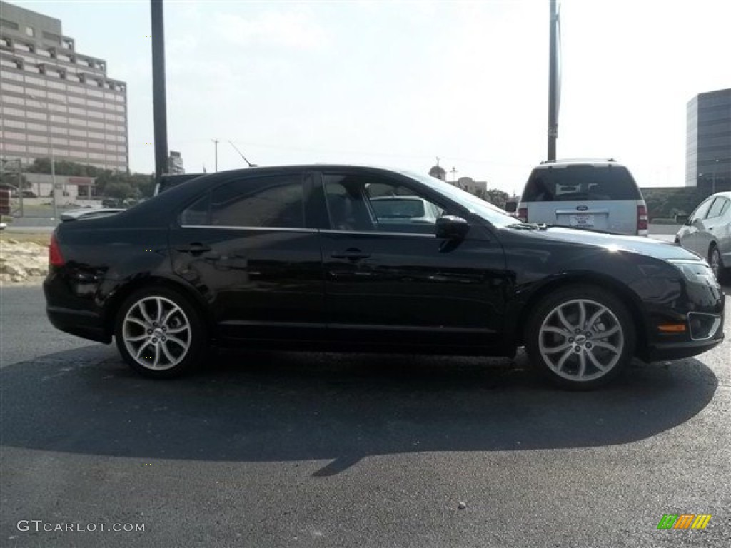 2010 Fusion S - Tuxedo Black Metallic / Charcoal Black photo #2