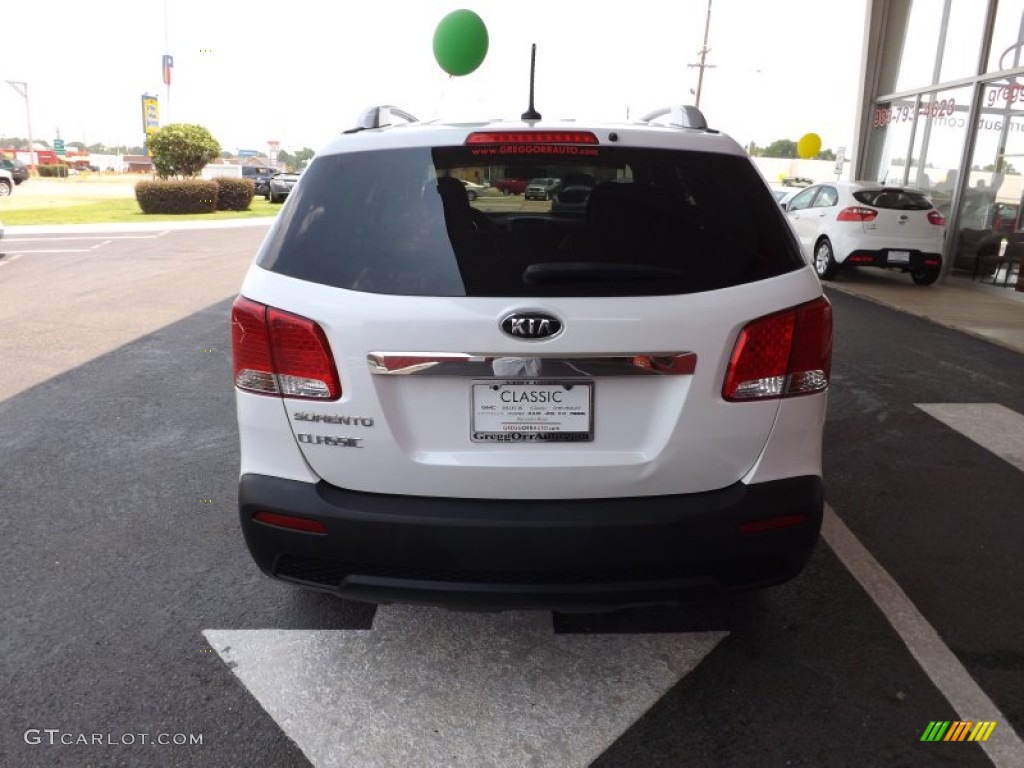 2011 Sorento LX V6 - Snow White Pearl / Beige photo #4