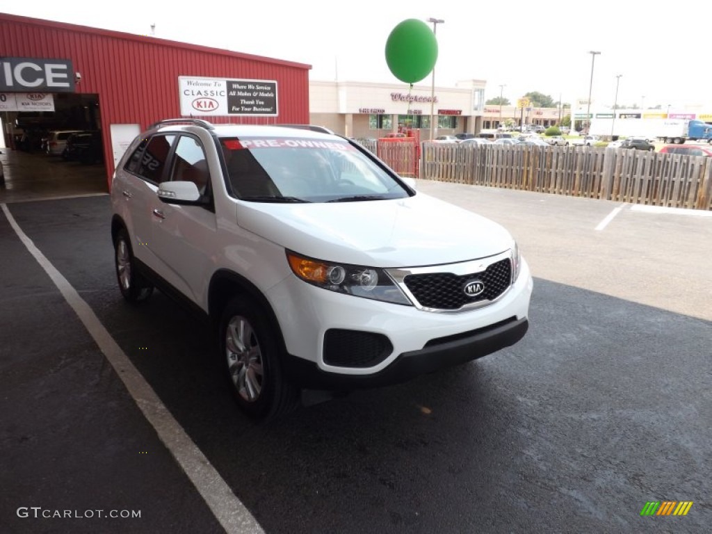 2011 Sorento LX V6 - Snow White Pearl / Beige photo #7