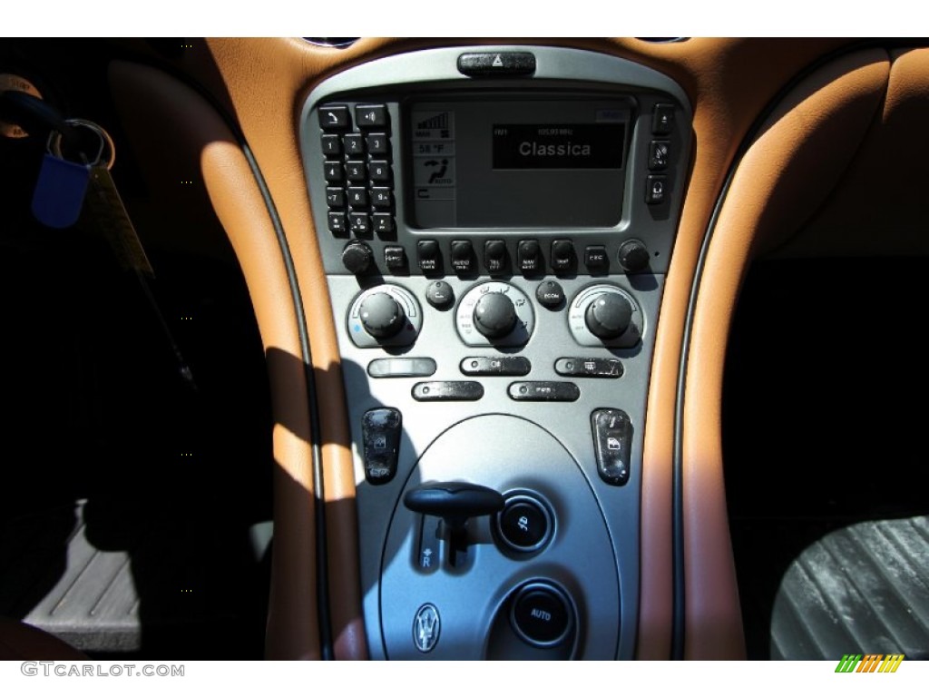 2005 Maserati Coupe Cambiocorsa Controls Photo #67356500