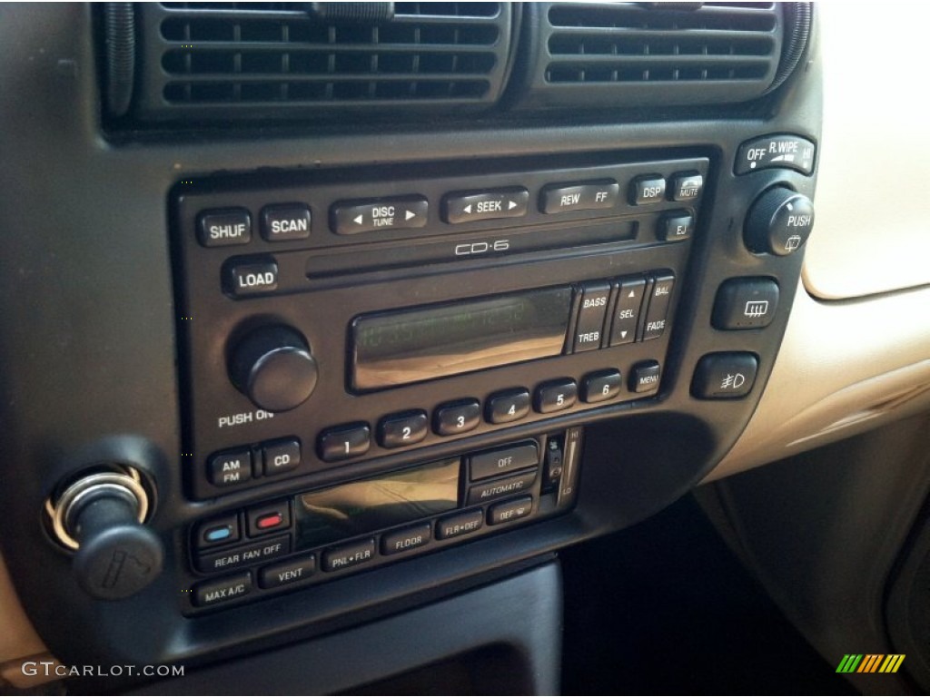 2000 Ford Explorer Eddie Bauer 4x4 Audio System Photo #67360202