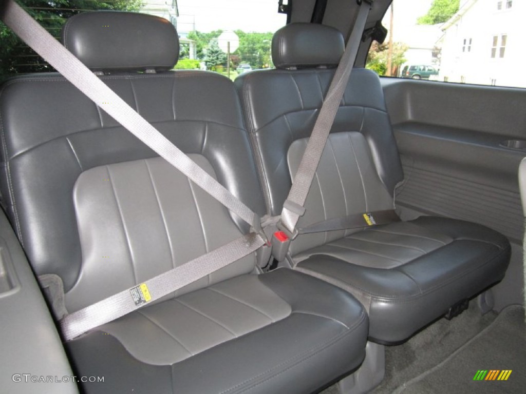 2004 Envoy SLT 4x4 - Carbon Metallic / Medium Pewter photo #20