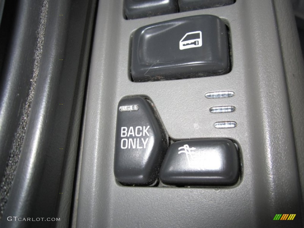 2004 Envoy SLT 4x4 - Carbon Metallic / Medium Pewter photo #31