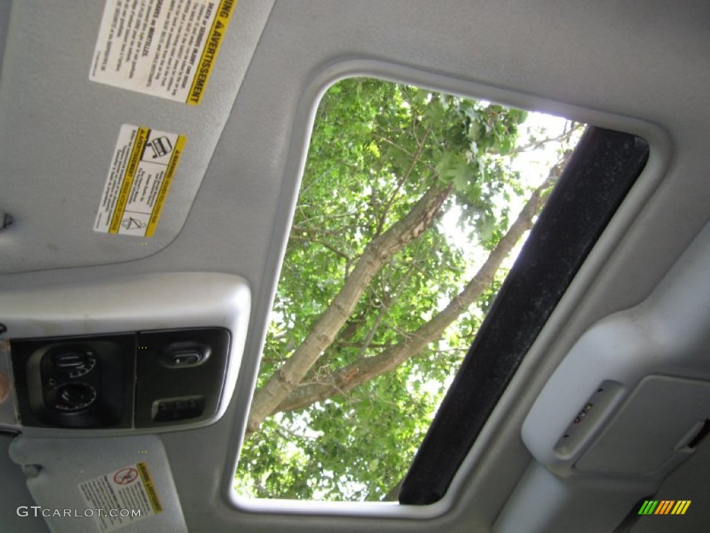 2004 Explorer Limited AWD - Silver Birch Metallic / Midnight Grey photo #21