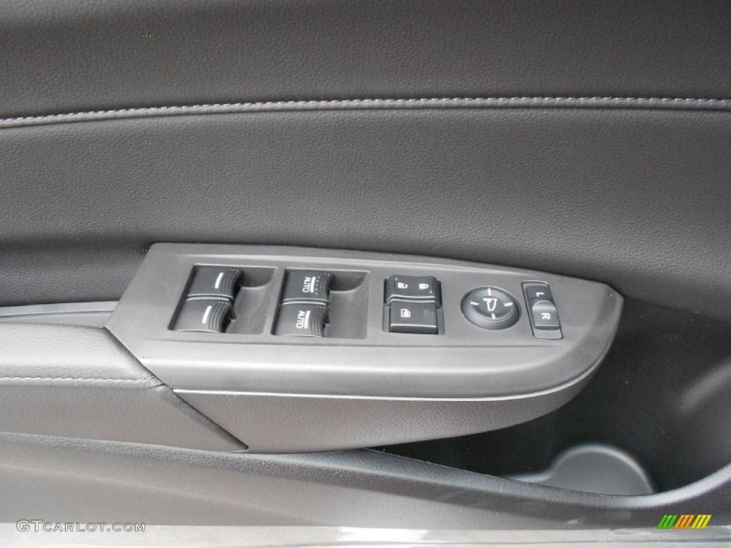 2013 Acura ILX 2.0L Premium Controls Photo #67366136