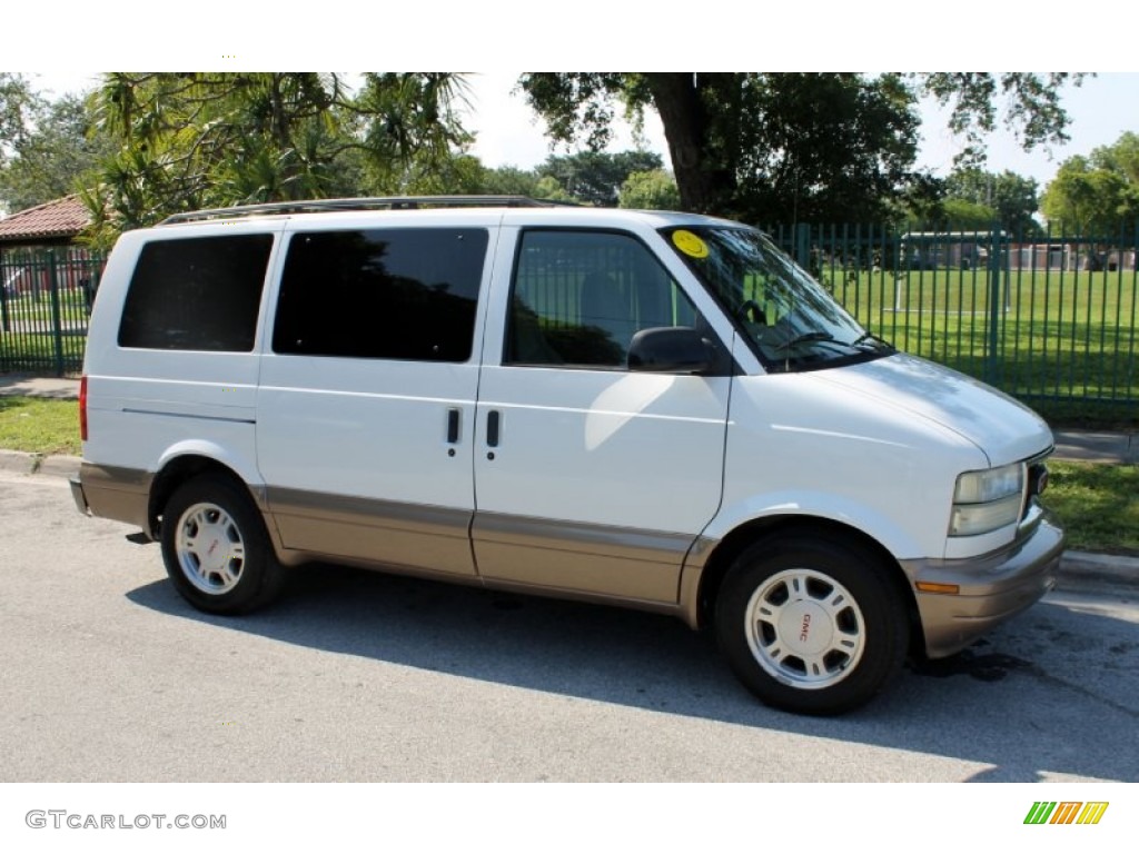 2003 Safari SLE - Summit White / Neutral photo #4