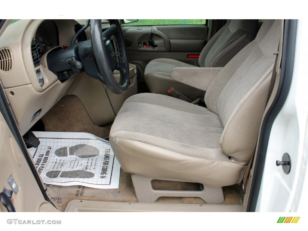 Neutral Interior 2003 GMC Safari SLE Photo #67373353