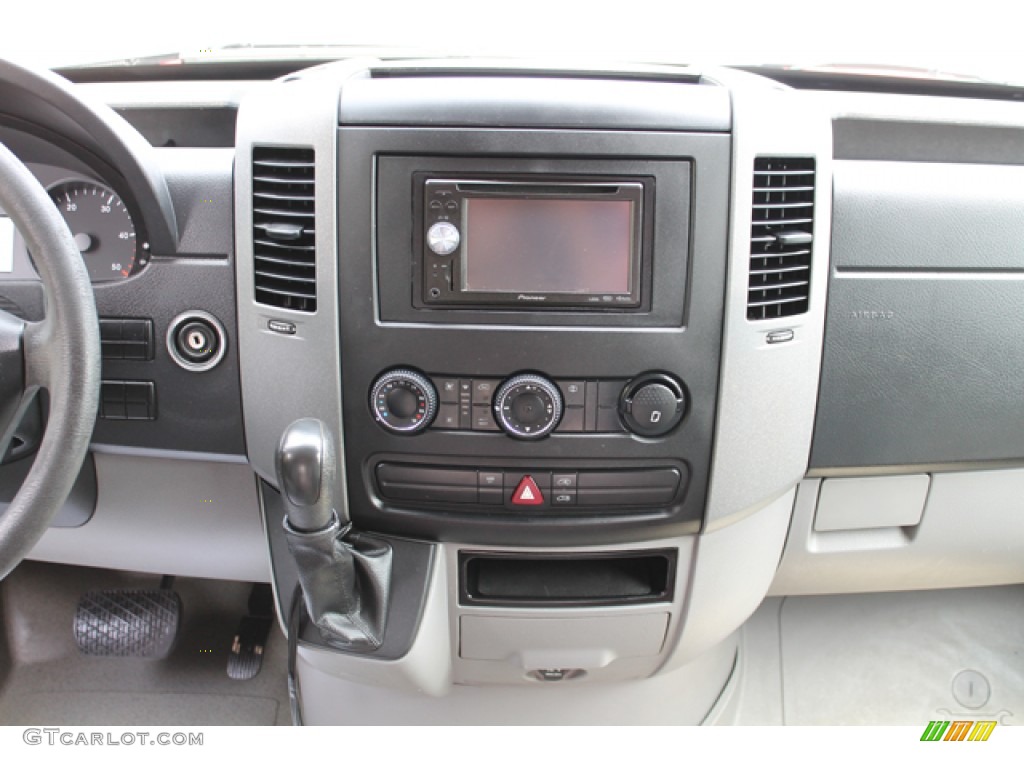 2008 Dodge Sprinter Van 2500 Cargo Controls Photo #67377425