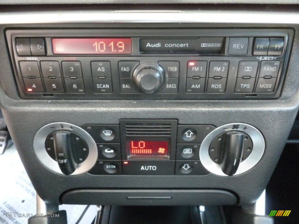 2001 Audi TT 1.8T quattro Coupe Controls Photo #67378592