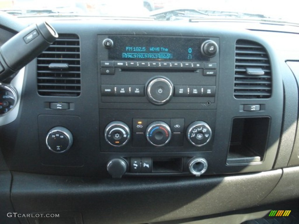 2008 Chevrolet Silverado 3500HD LS Crew Cab 4x4 Dually Controls Photo #67379939