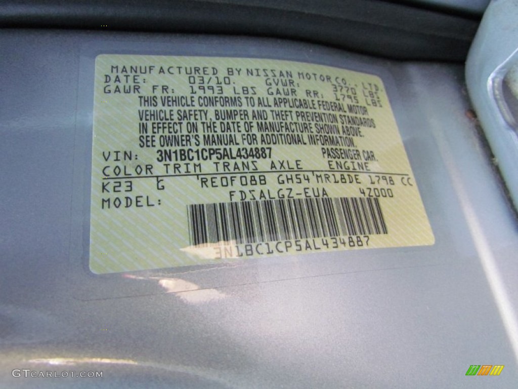 2010 Versa 1.8 SL Hatchback - Brilliant Silver Metallic / Charcoal photo #12