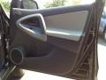 Black - RAV4 4WD Photo No. 23