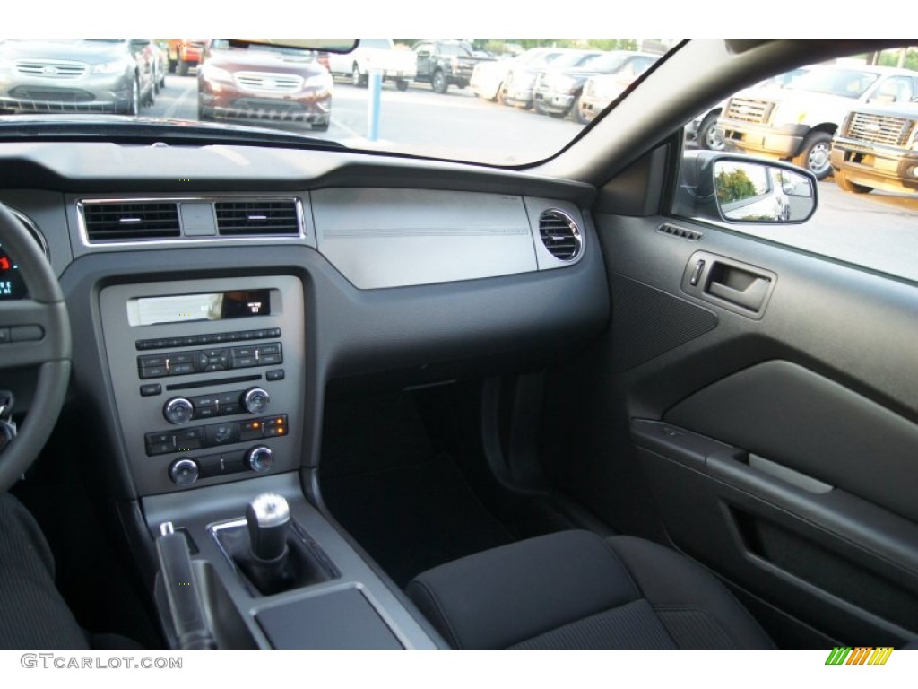 2012 Mustang V6 Coupe - Kona Blue Metallic / Charcoal Black photo #31