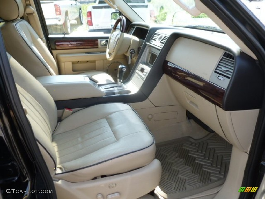 2006 Navigator Luxury 4x4 - Black / Camel photo #7