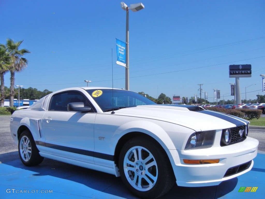 2005 Mustang GT Premium Coupe - Performance White / Red Leather photo #7