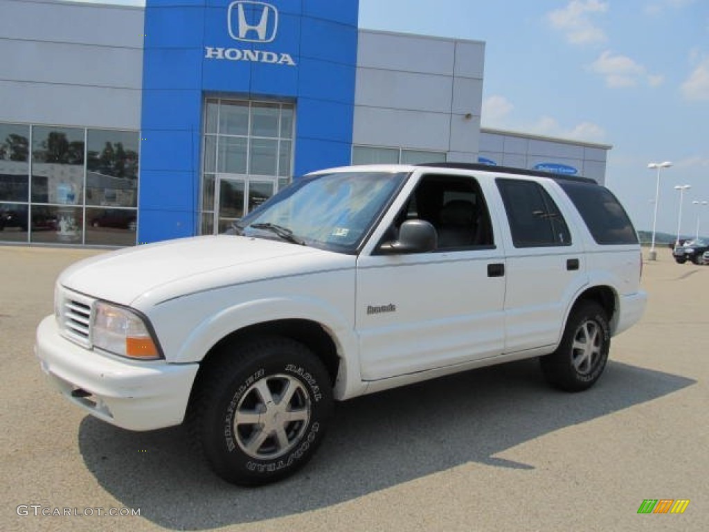 1998 Bravada AWD - White / Graphite photo #1