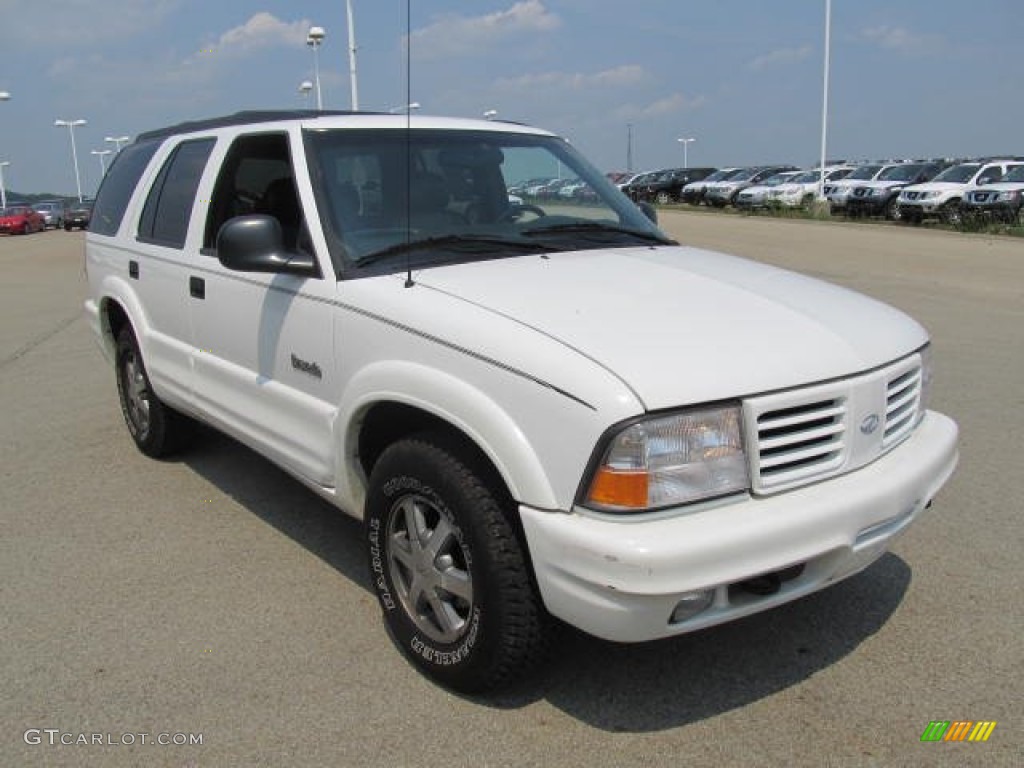 1998 Bravada AWD - White / Graphite photo #5