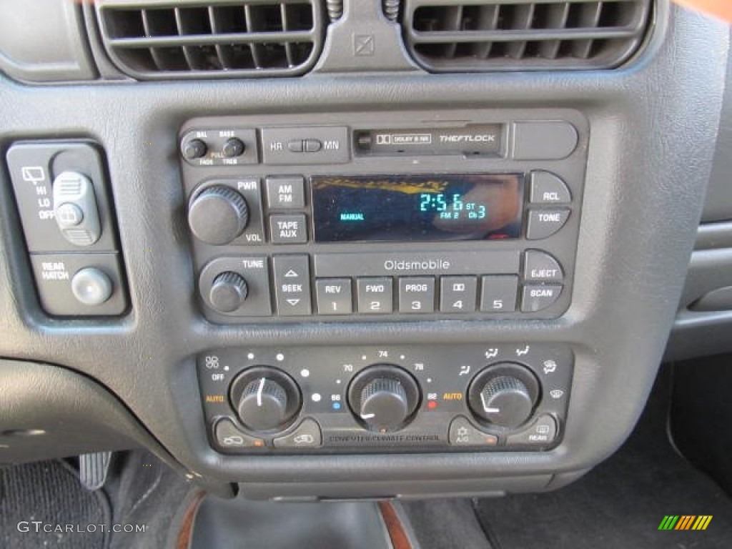 1998 Bravada AWD - White / Graphite photo #11