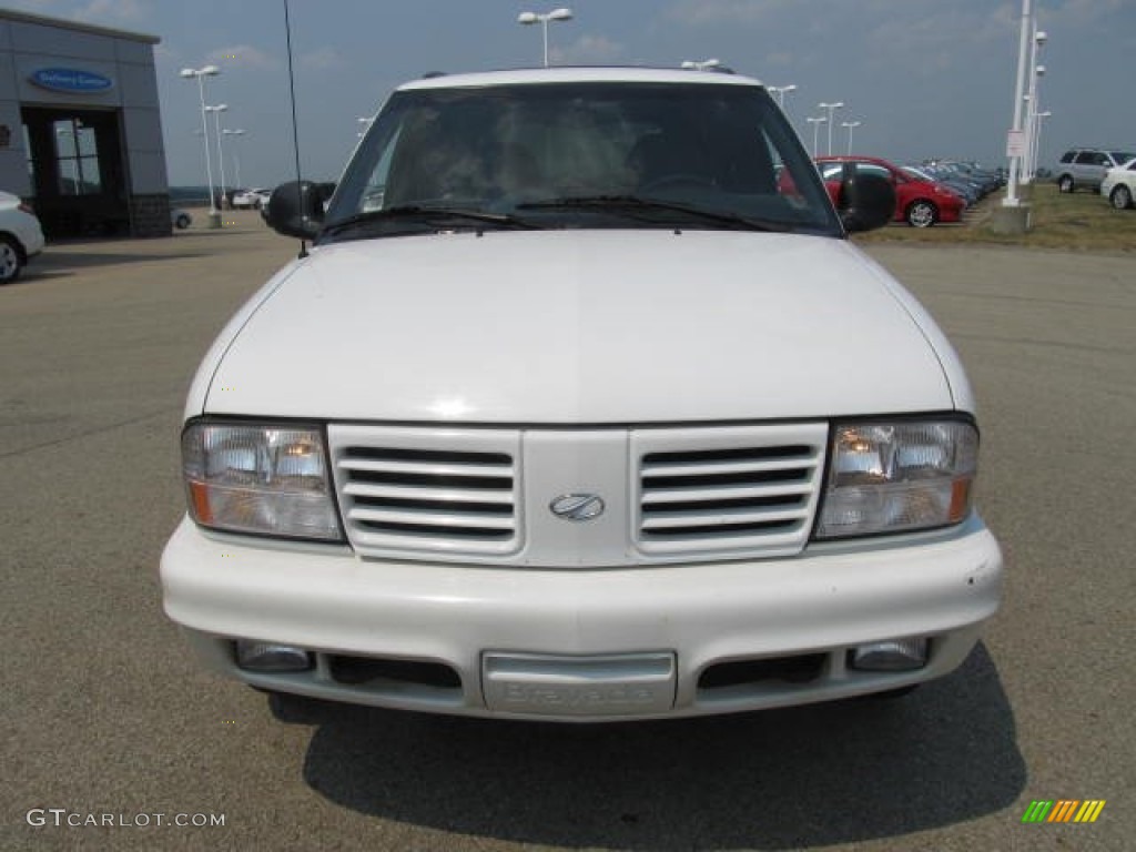 1998 Bravada AWD - White / Graphite photo #18
