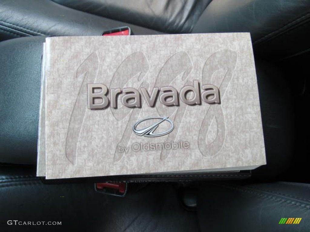1998 Bravada AWD - White / Graphite photo #19