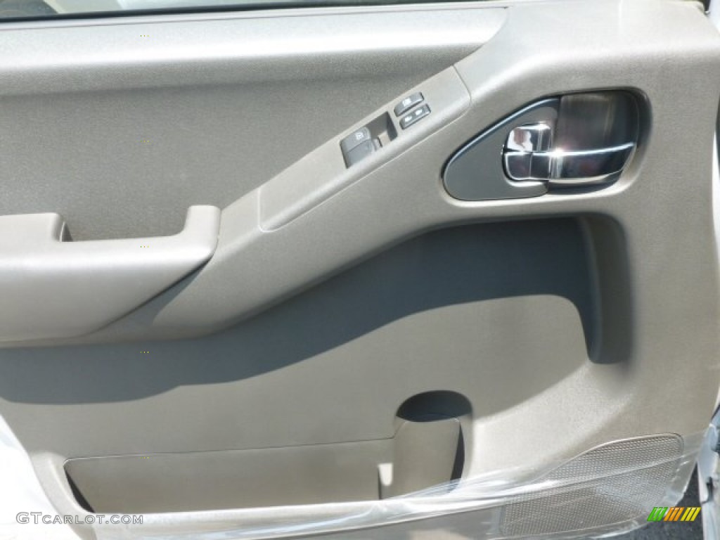 2012 Nissan Frontier Pro-4X King Cab 4x4 Door Panel Photos