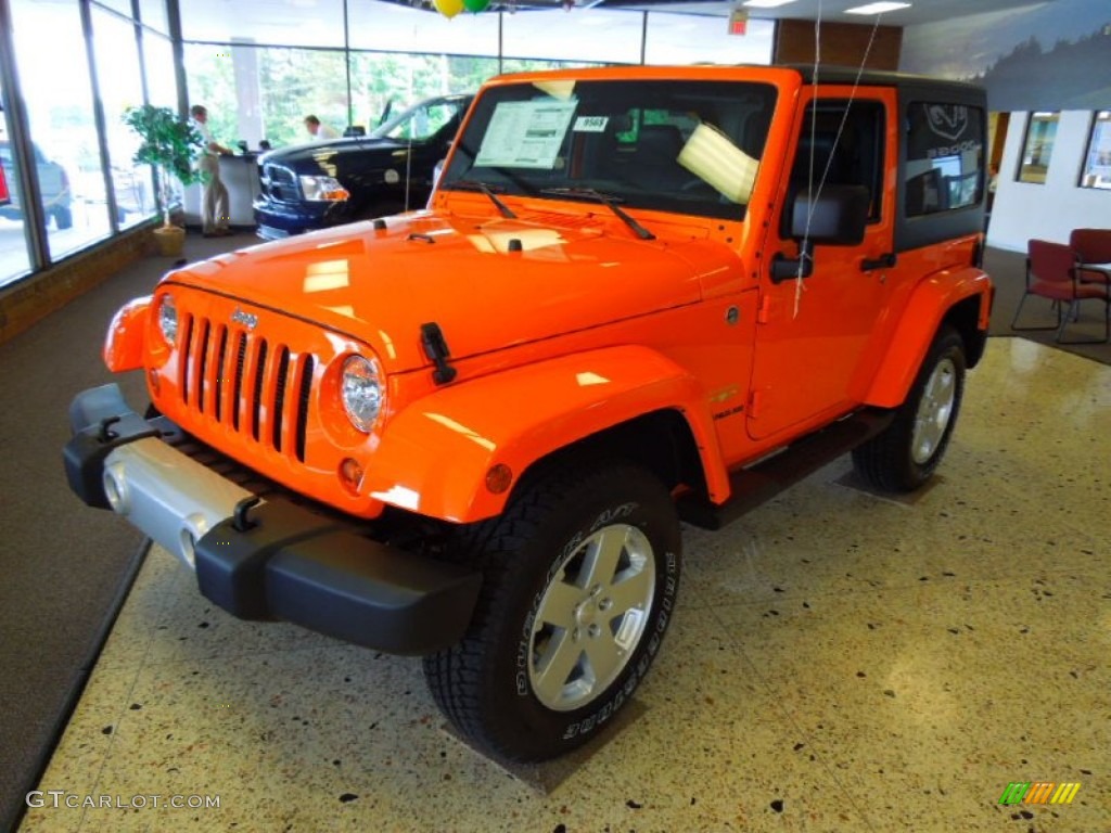 2012 Wrangler Sahara 4x4 - Crush Orange / Black photo #2