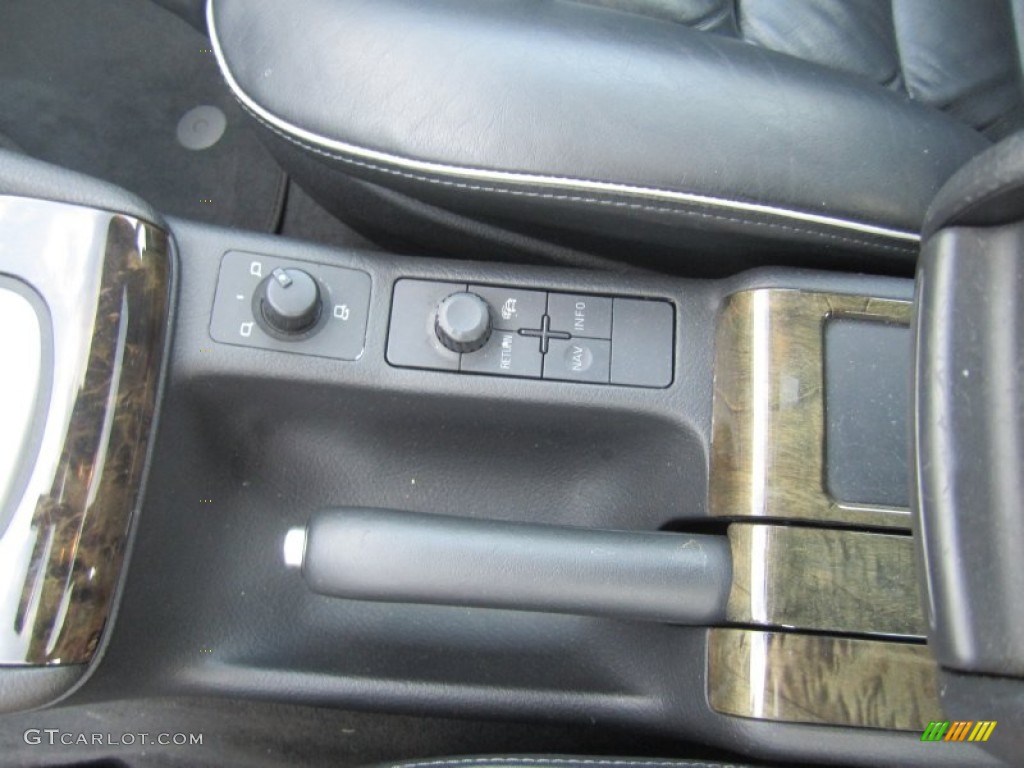 2003 Audi RS6 4.2T quattro Controls Photo #67406499