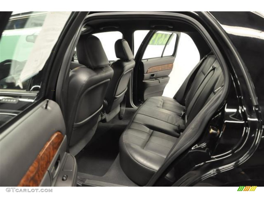 2004 Grand Marquis LS - Black Clearcoat / Dark Charcoal photo #19