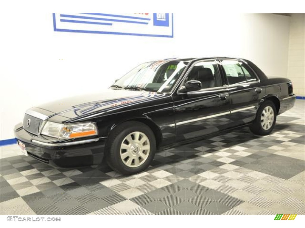 2004 Grand Marquis LS - Black Clearcoat / Dark Charcoal photo #22