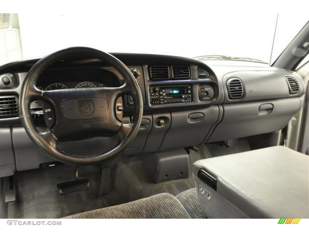 1998 Dodge Ram 2500 Laramie Extended Cab Gray Dashboard Photo #67411542