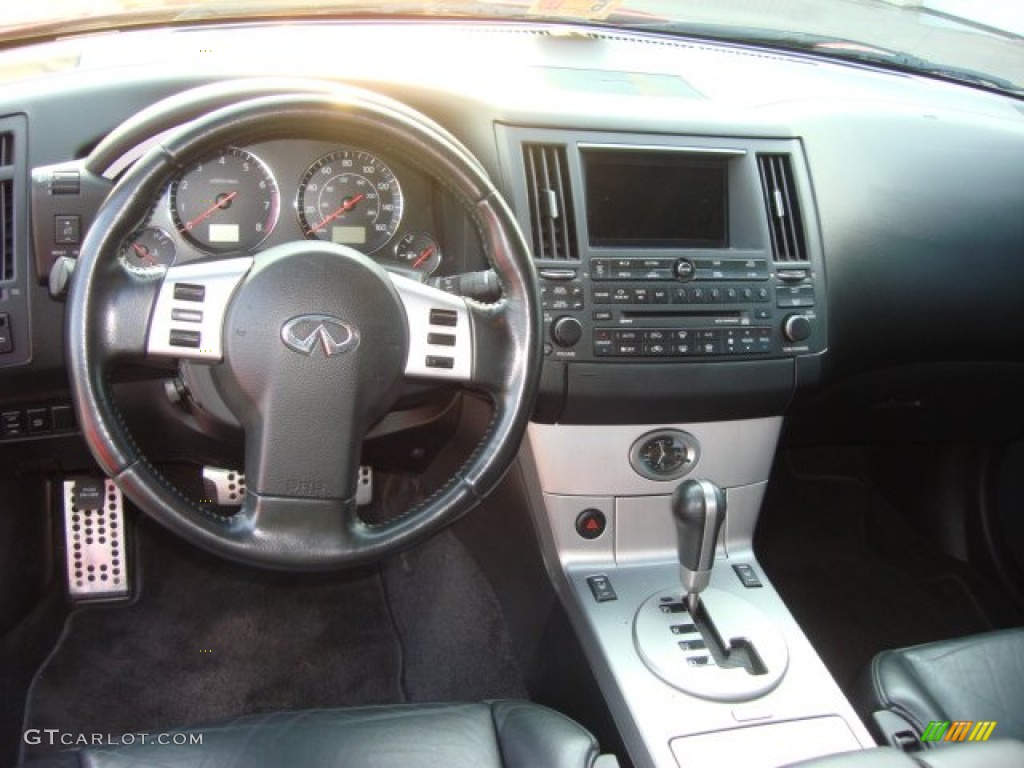 2004 FX 35 AWD - Laser Red / Graphite photo #11