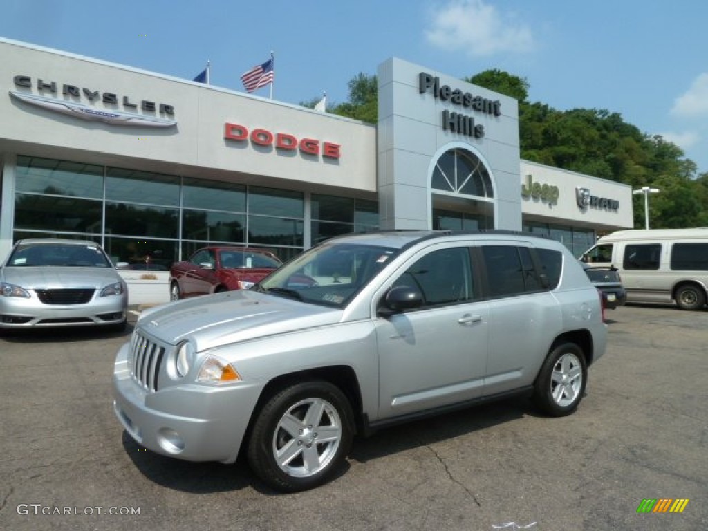 Bright Silver Metallic Jeep Compass