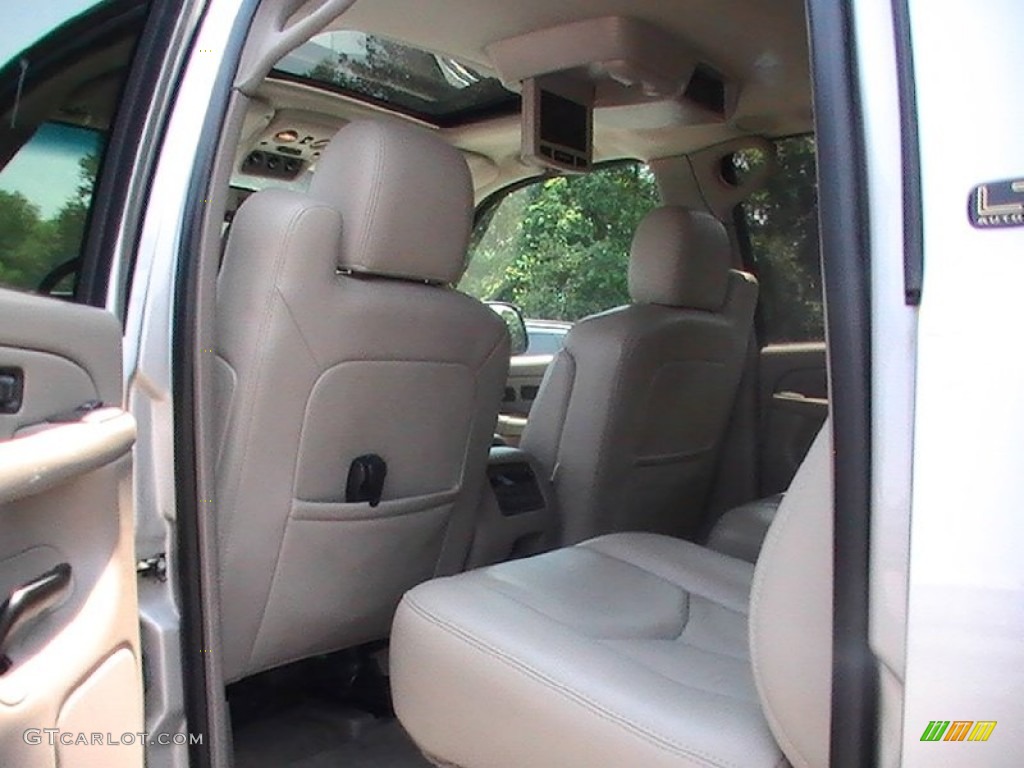 2005 Suburban 1500 LT 4x4 - Sandstone Metallic / Tan/Neutral photo #11