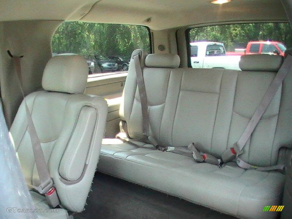 2005 Suburban 1500 LT 4x4 - Sandstone Metallic / Tan/Neutral photo #12