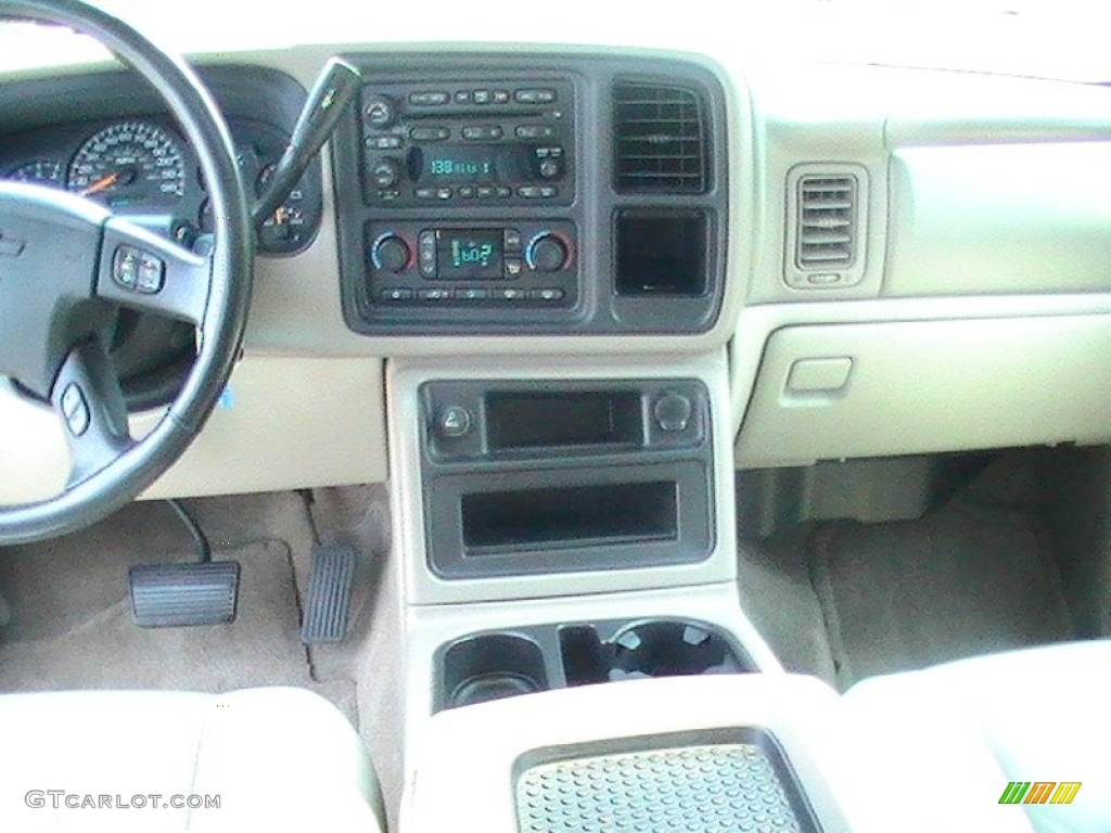 2005 Suburban 1500 LT 4x4 - Sandstone Metallic / Tan/Neutral photo #13