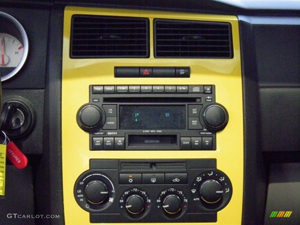 2006 Dodge Charger R/T Daytona Audio System Photo #67417134
