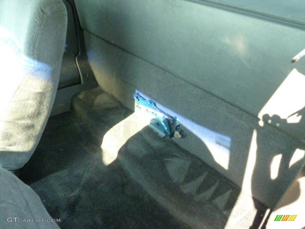 1998 S10 LS Extended Cab - Indigo Blue Metallic / Gray photo #8