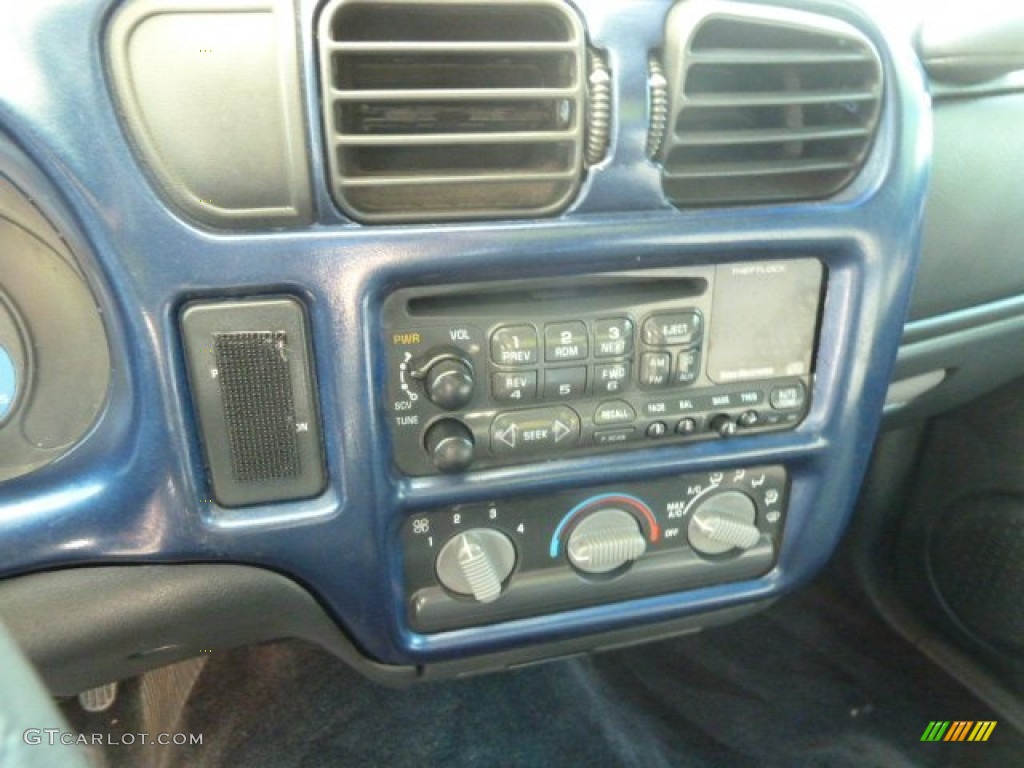 1998 S10 LS Extended Cab - Indigo Blue Metallic / Gray photo #13