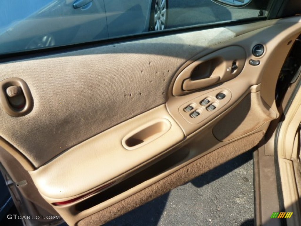 2000 Intrepid  - Champagne Pearl Metallic / Camel Tan photo #11