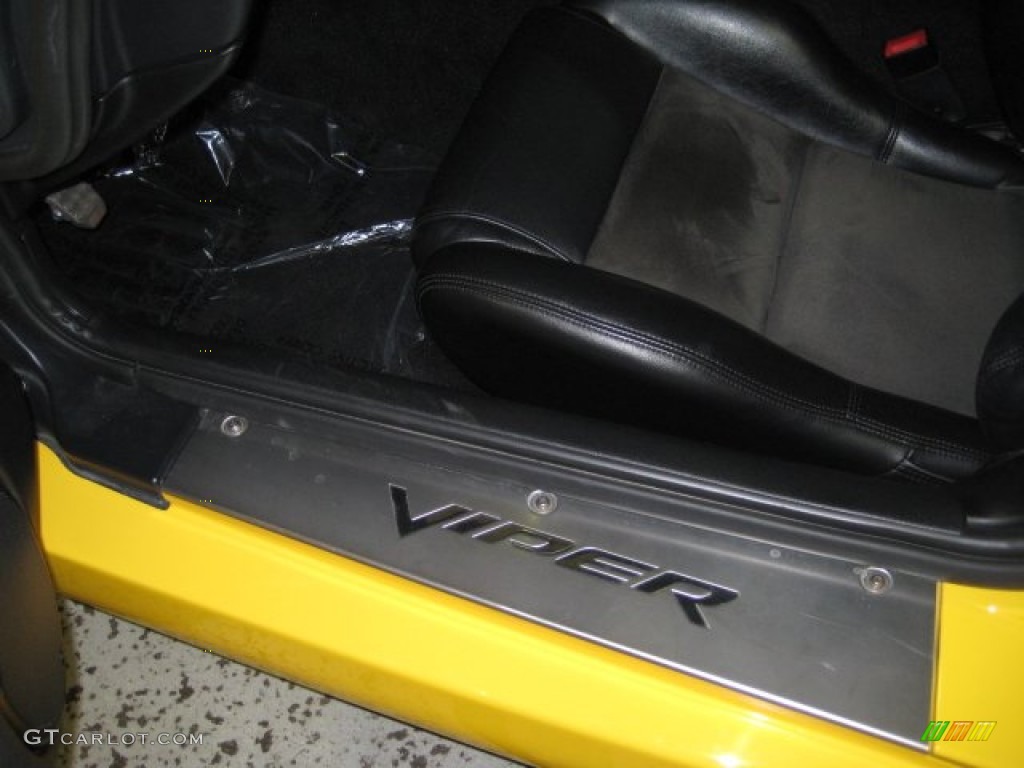 2005 Dodge Viper SRT-10 Marks and Logos Photo #67423267
