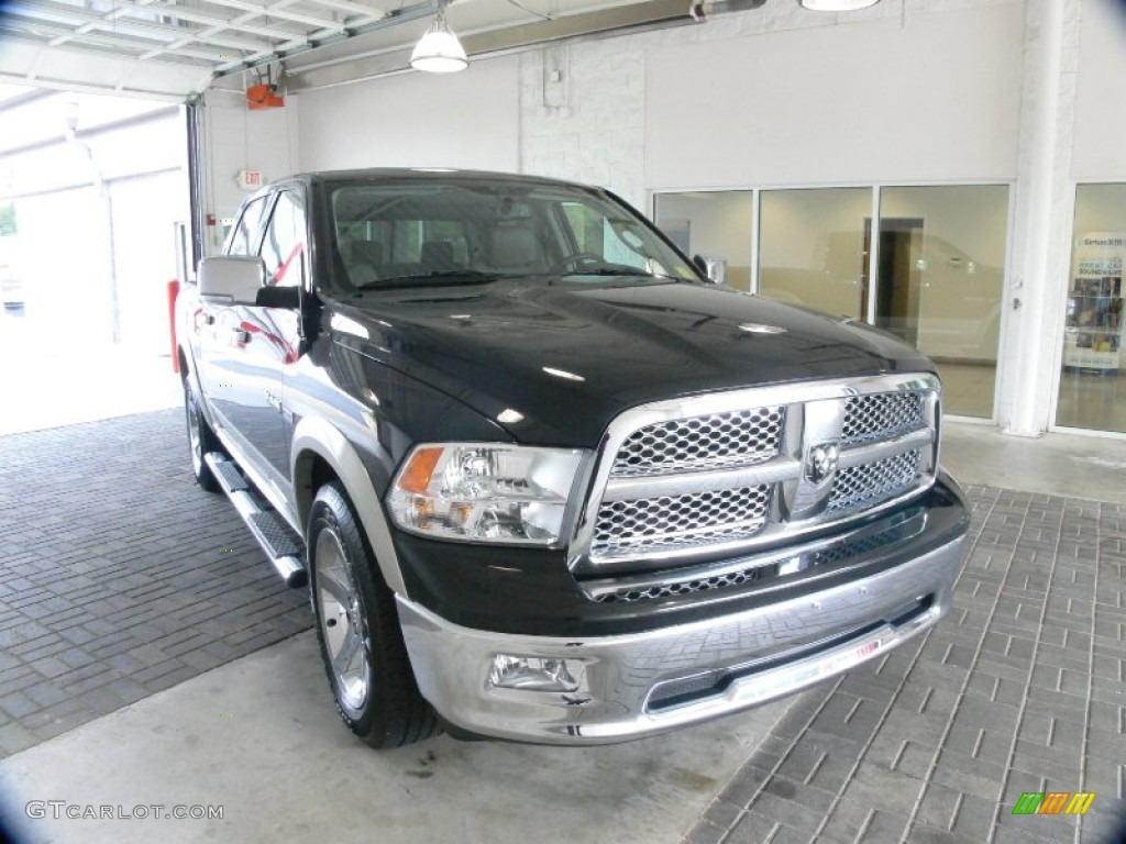 2010 Ram 1500 Laramie Crew Cab - Brilliant Black Crystal Pearl / Light Pebble Beige/Bark Brown photo #7