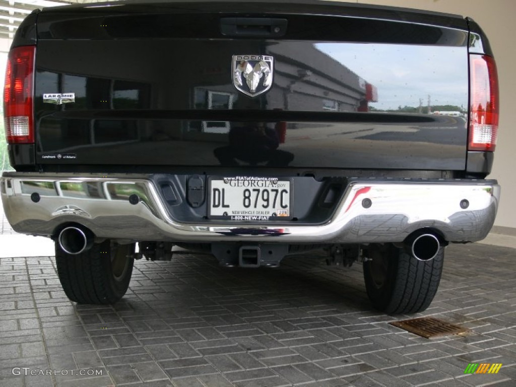 2010 Ram 1500 Laramie Crew Cab - Brilliant Black Crystal Pearl / Light Pebble Beige/Bark Brown photo #14