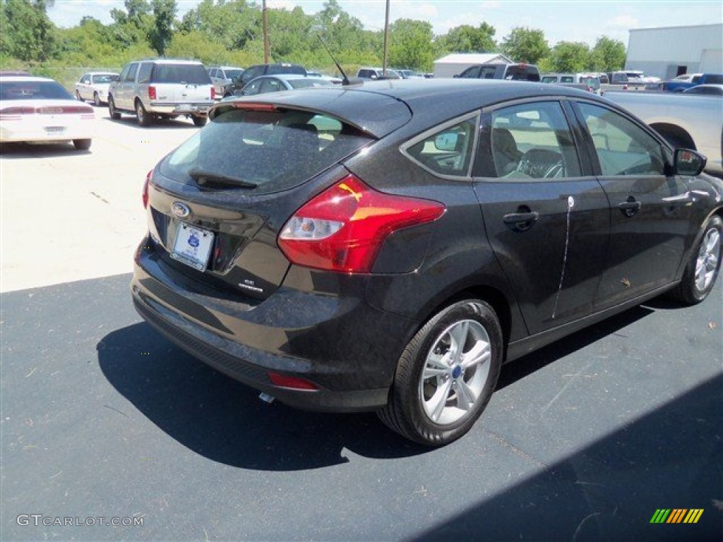 2012 Focus SE Sport 5-Door - Tuxedo Black Metallic / Two-Tone Sport photo #6