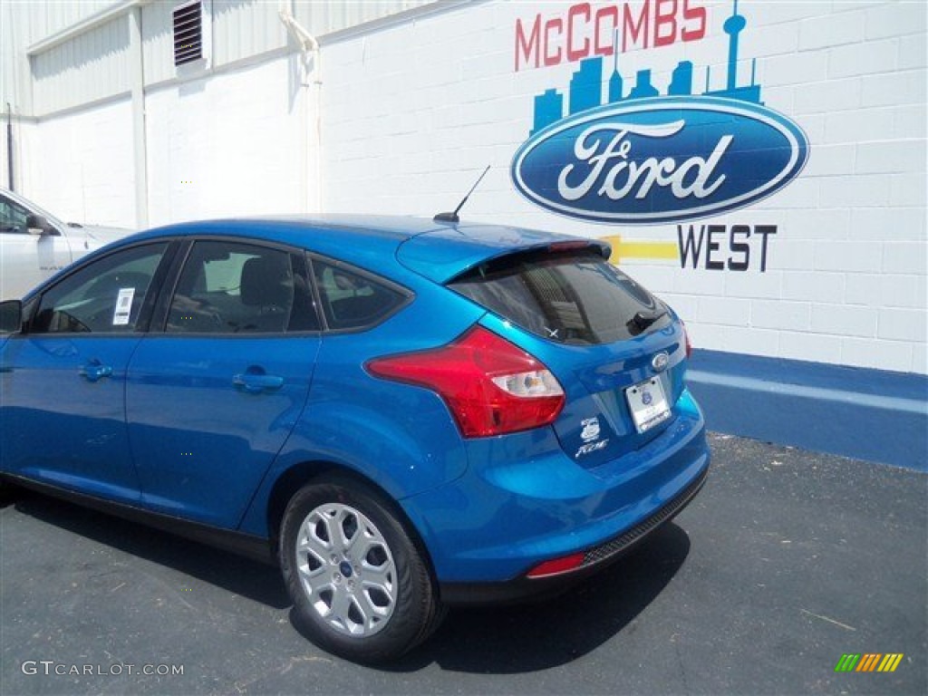 2012 Focus SE 5-Door - Blue Candy Metallic / Charcoal Black photo #24