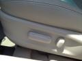 Super White - Camry XLE Photo No. 19