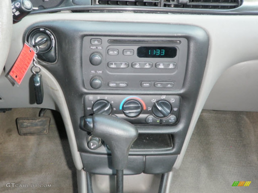 2003 Chevrolet Malibu Sedan Controls Photo #67456254
