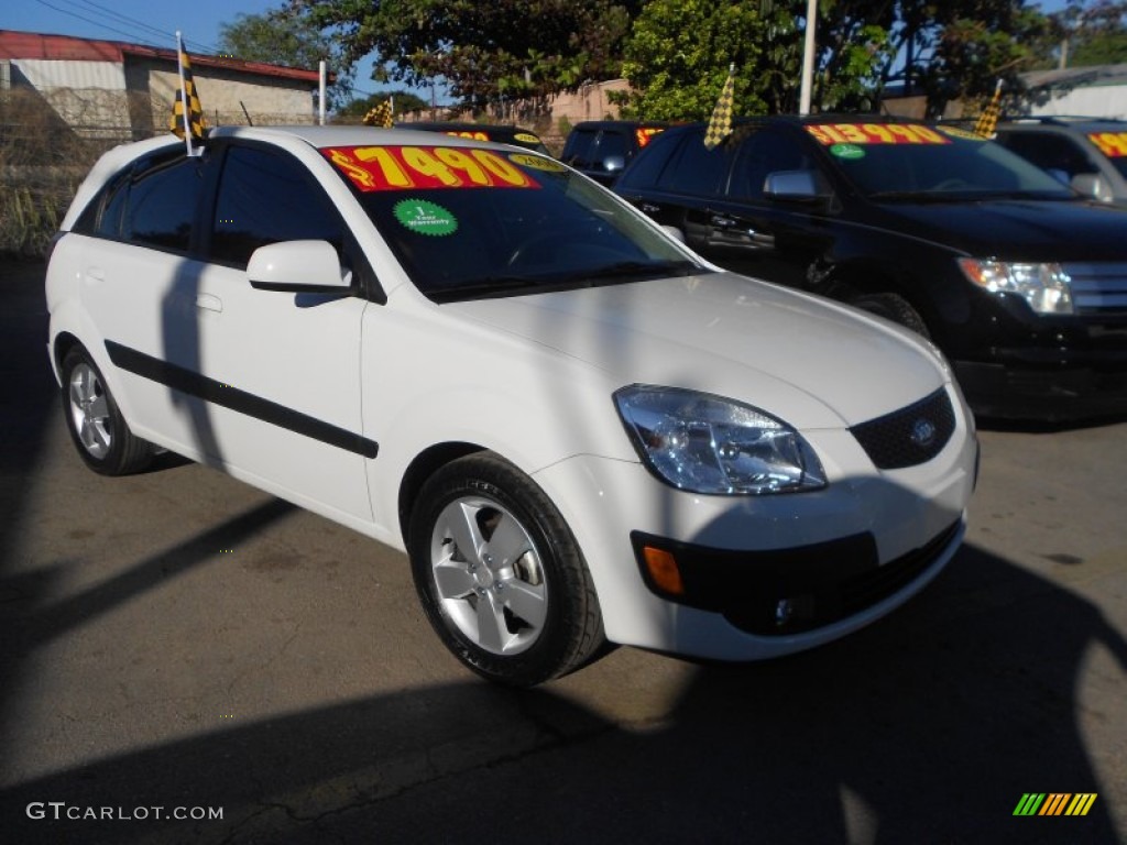 2007 Rio Rio5 SX Hatchback - White / Gray photo #7