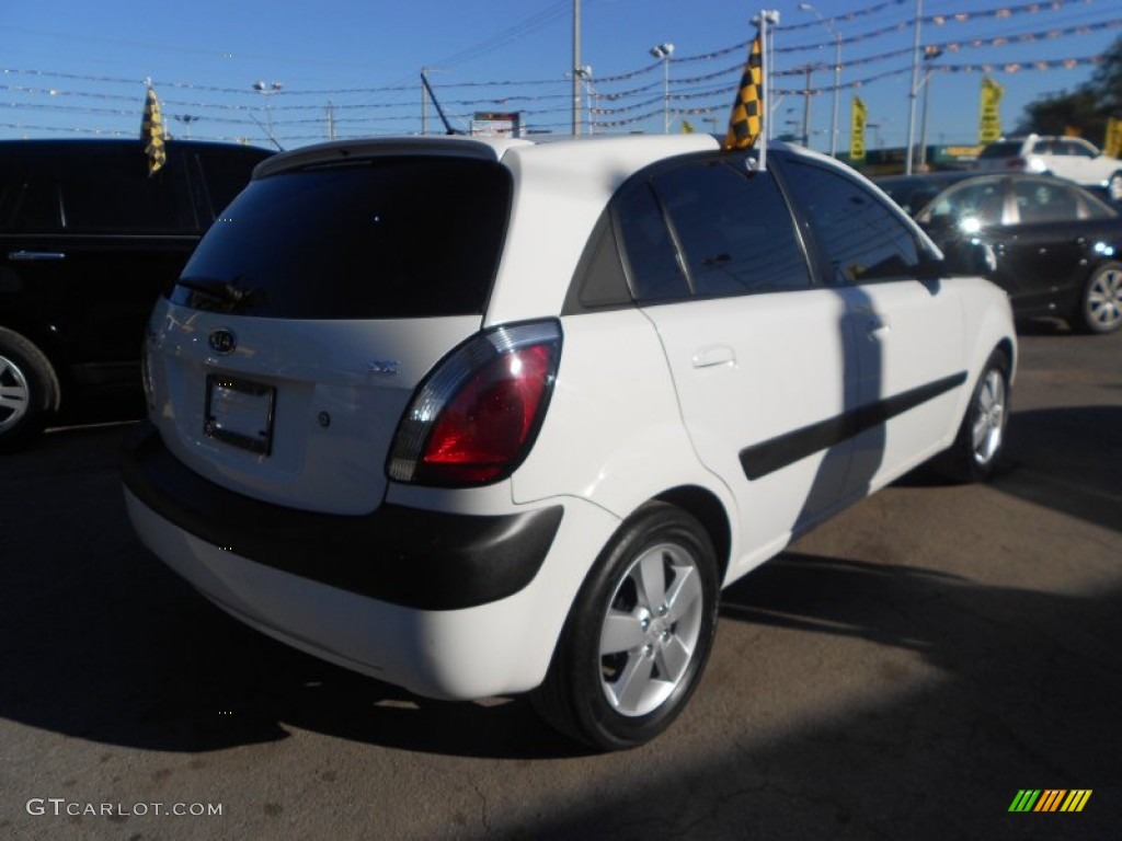 2007 Rio Rio5 SX Hatchback - White / Gray photo #9