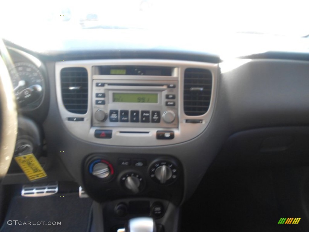 2007 Rio Rio5 SX Hatchback - White / Gray photo #14